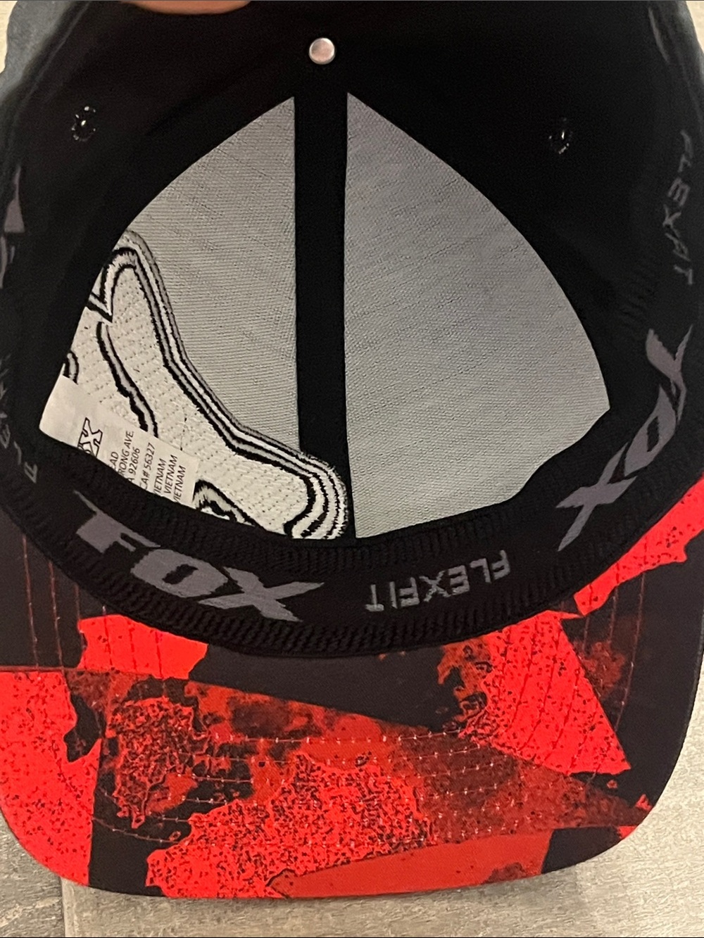 Fox Black Hat with Red Fox Head Logo - Picture 4 of 10